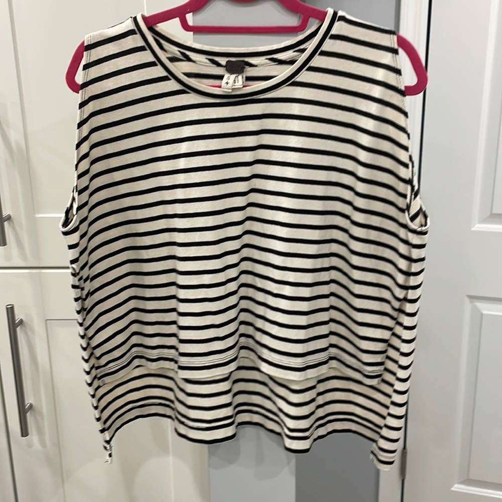 Women’s tank top with open sides